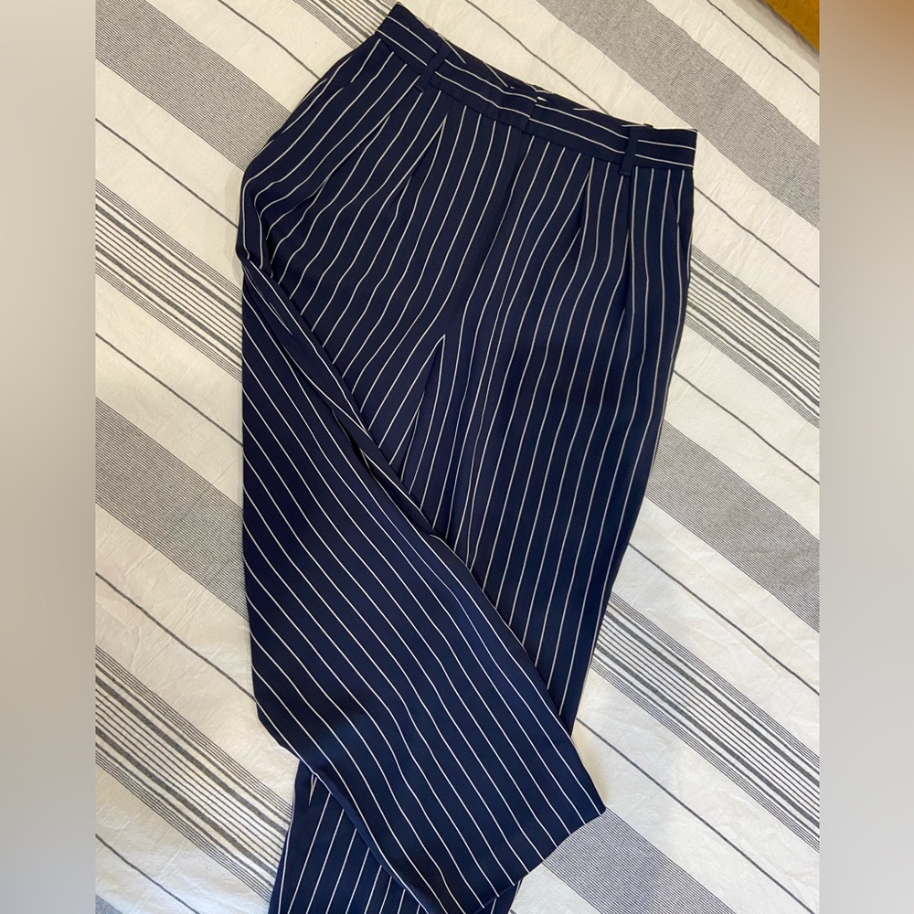 Babaton, wide legged, cropped and pleated blue pin striped pant